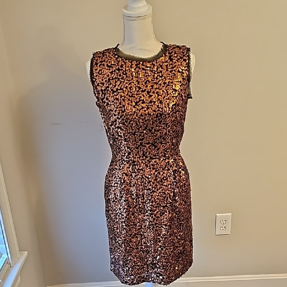 Elegant Sequin Dress in Gold